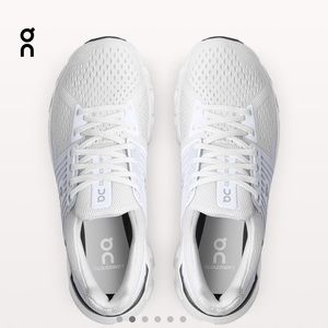 On running cloudswift sneakers